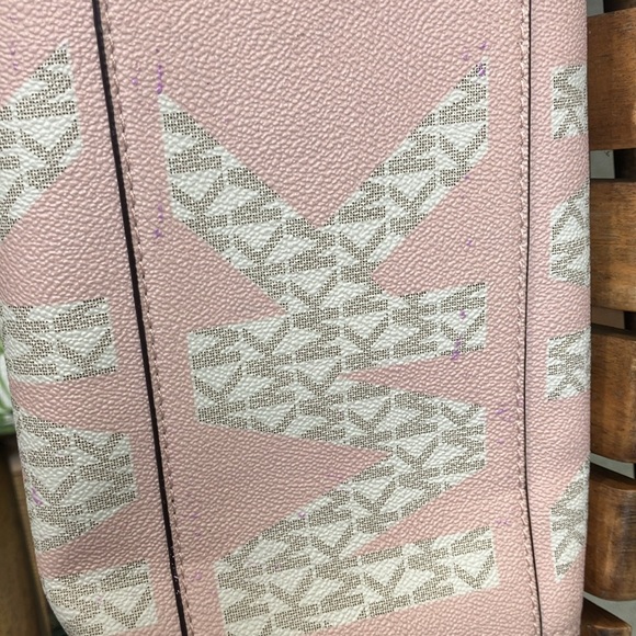 💕Authentic Michael Kors Kenly tote bag with strap - Picture 7 of 12